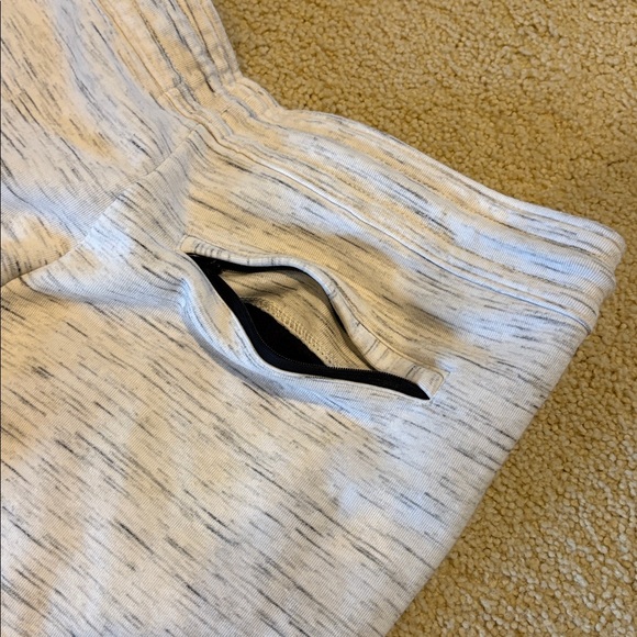 Guess Joggers - Picture 5 of 13